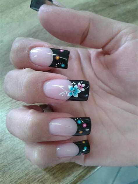 Los diseños de uñas negras son elegantes. Pin en Uñas