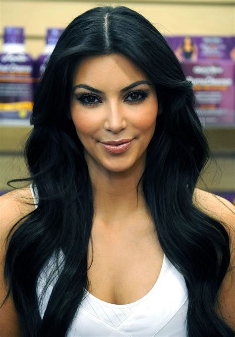 Get your hands on aloe vera and natural hair gels from myntra store. Pin by Claudia Torres on KIM KARDASHIAN | Kardashian hair ...