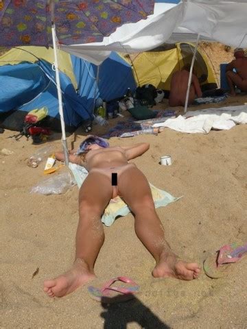 画像クリミア半島のヌーディストビーチに行って 女 盗撮してきた ポッカキット