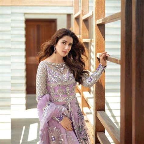 Ayeza Khan Is Looking Stuning In This Beautiful Purple Outfit Stylepk
