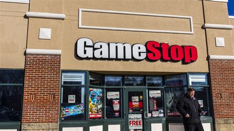 The gamestop short squeeze is an ongoing short squeeze of gamestop and numerous other securities traded on the new york stock exchange and the nasdaq, amongst other stock exchanges. GameStop Short Squeeze on Potential Buyout - 24/7 Wall St.