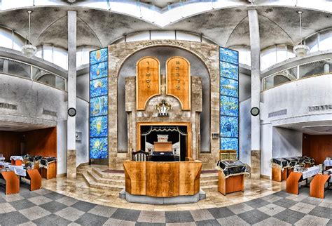 Central is a model of what every synagogue should be: בתי כנסת כמו שלא ראיתם מעולם: הצצה להיכלים היפים בישראל ...