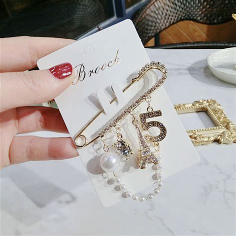 Luxury Trend Pin Brooch Chain Rhinestone Pearl Tower Letter 5 Brooch