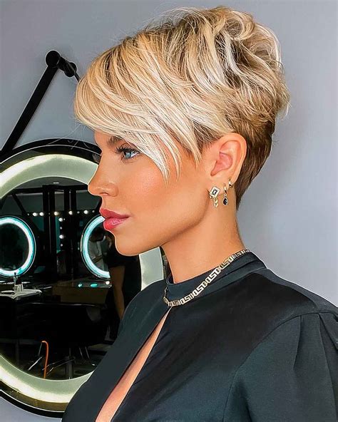 28 Trendy Pixie Haircut Ideas with Bangs for Women