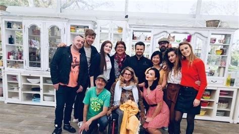 L'éminente mercotte, la rayonnante julia vignali et l'enthousiaste et talentueux chef cyril lignac, réservent de nombreuses surprises et de nouveaux challenges aux 14 pâtissiers amateurs qui vont vivre l'aventure la plus folle. Nantes. Le chocolatier nantais Vincent Guerlais à l ...