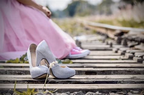 Jul 02, 2021 · one reason legs get sore is because of overuse and swelling. Tips To Soothe Your Sore Aching Feet And Heel Pain ...