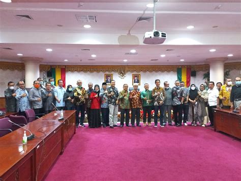 30 Anggota DPRD Sumbar Ke DPRD Riau Inilah Hasil Kunjungan Itu