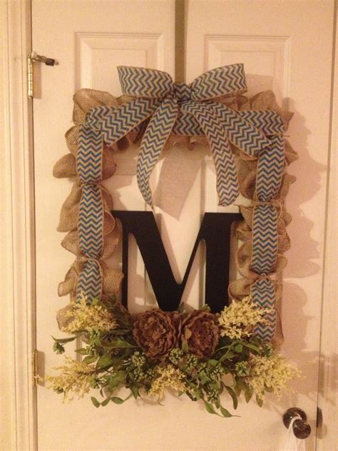 Loop ribbon around the back of the wreath form. Burlap Wreath...using a square frame & initial. Picture only for inspiration. | Wreath crafts ...
