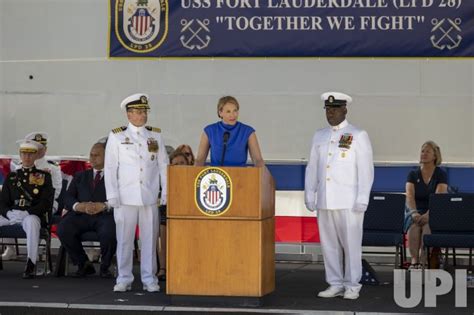 Photo Commissioning Ceremony At The Us Navy Uss Fort Lauderdale