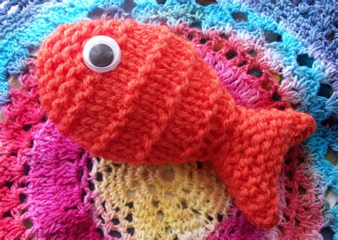 Most animals either have a round body or designers will there are really a lot of free toy animal knitting patterns out there to try. All the Fun of the Fair! | Animal knitting patterns ...