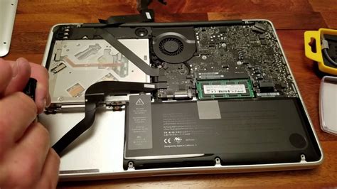 Subito a casa e in tutta sicurezza con ebay! How to Replace Your Macbook Pro Hard Drive Cable (Non-Retina Models) - YouTube