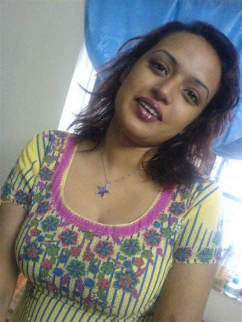 Desi Hot Mallu Masala Aunty In Black Blouse Hot Sexy Desi Indian Mallu Masala Hot Aunty Bhabhi