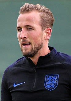 قال هاري كين، قائد المنتخب الإنجليزي لكرة القدم يوم الأحد، إنه ربما تكون قال هاري كين مهاجم المنتخب الإنجليزي ونادي توتنهام هوتسبر لكرة القدم، إنه سيعود إلى أرض الملعب في. هارى كين - ويكيبيديا