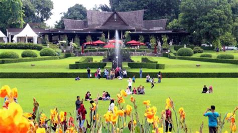 Kebun raya batam merupakan bentuk konservasi alam sehingga 58,57 daratan atau kurang lebih 23.430 ha dari koleksi tumbuhan kebun raya batam. Benarkah Kebun Raya Bogor Kebun Raya Tertua di Dunia? | Good News from Indonesia