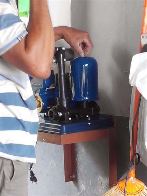 Memasang instalasi saluran pipa air bersih untuk rumah adalah bagian yang tidak dapat ditinggalkan karena merupakan pelengkap atau infra struktur wajib sebagai sebuah rumah yang pada umumnya ketersediaan sumber air yang layak untuk kebutuhan rumah adalah jaringan pipa pam dan air tanah. Bicara: Pam air panasonic untuk kediaman