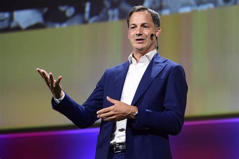This is alexander de croo in de ochtend (radio 1), 7 okt 2010 by open vld on vimeo, the home for high quality videos and the people who love them. Alexander De Croo haalt uit naar "treuzelende" N-VA en PS ...