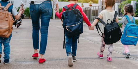 Mengantar Jemput Ke Sekolah Ternyata Punya Manfaat Positif Untuk Anak