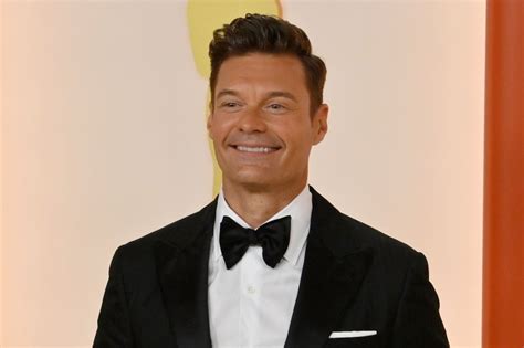 Look Ryan Seacrest Says Goodbye To Live With Kelly And Ryan
