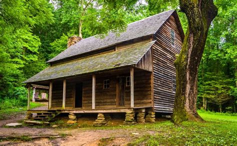 Top Things To Keep Your Eyes Out For Along The Cades Cove Loop