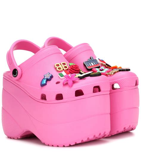 The crocs, naturally, divided opinion. Balenciaga Platform Crocs in Pink - Lyst