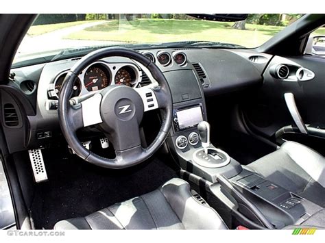 2004 Nissan 350z Interior