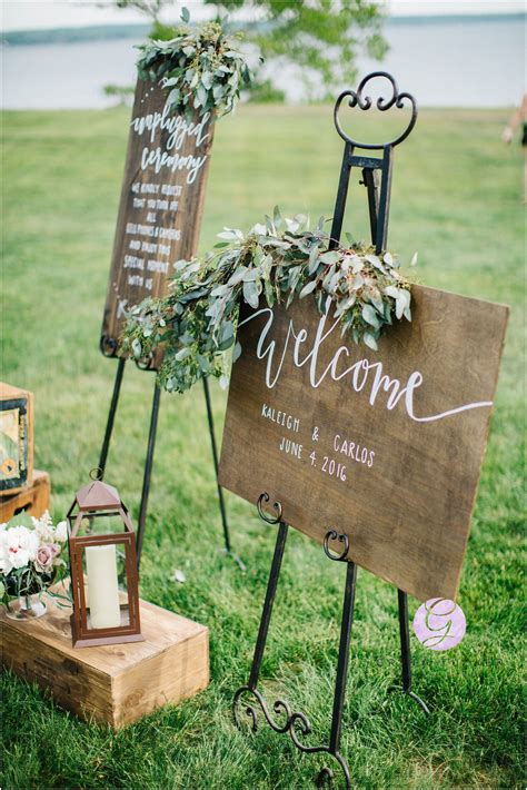 Diy Wedding Welcome Sign Wood Using Wooden Wedding Signs To Direct