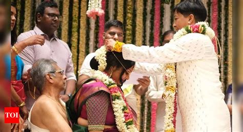 Tamil Nadu Woman Marries Bangladeshi Girl In Traditional Wedding In