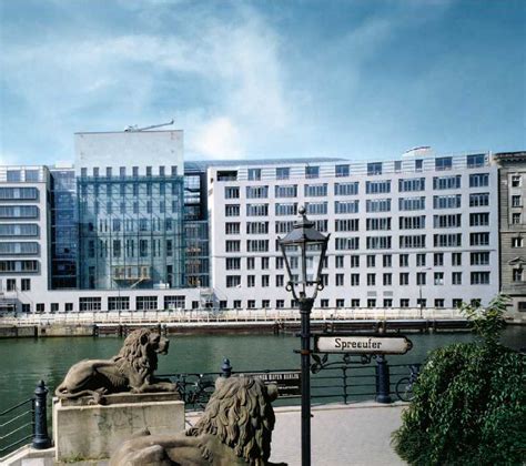 Dieter hundt konnte den verbalen hieb gegen die regierung nicht für sich behalten: Haus der Deutschen Wirtschaft - Wohnung kaufen Berlin Mitte