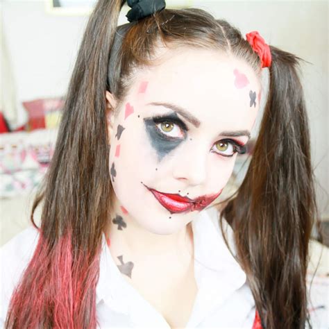 Harley quinn of dc comics fame has had many different versions of herself over the years. Harley Quinn Makeup Tutorial Video - Strikeapose