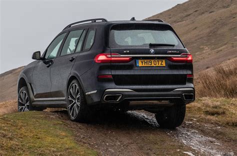 The bmw x7 m automobiles m50d and m50i radiate pure power and authority. BMW X7 xDrive30d M Sport 2019 UK review | Autocar