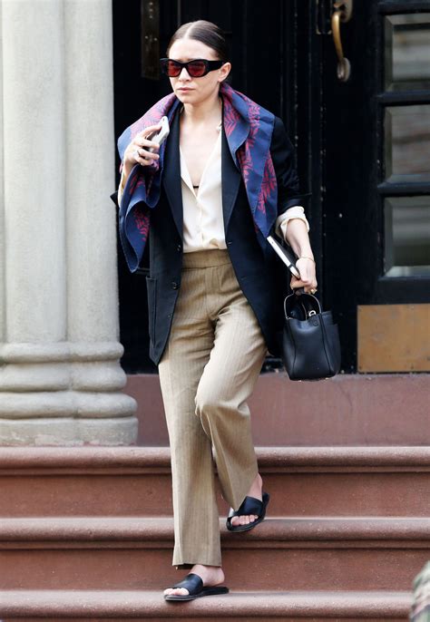 Ashley Olsen Perfectly Demonstrates How To Wear Your Scarf For Spring