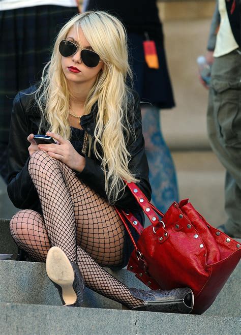 Taylor Momsen Actress Blondes Celebrity Fishnet Stockings X Actress Blondes