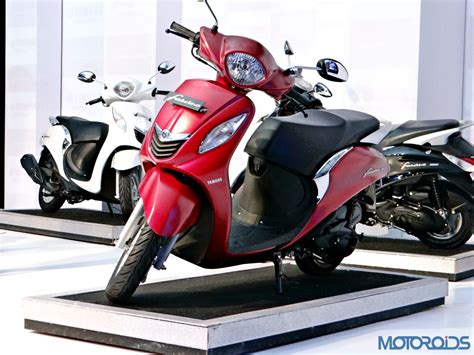 Yamaha scooty at showroom new model electricity battery scooty. ITS KILLER - YAMAHA FASCINO Customer Review - MouthShut.com