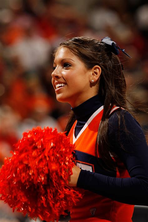 College Basketballs Top 25 Hottest Cheerleaders Bleacher Report