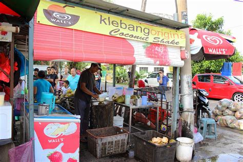 That's why they called themselves the original coconut shake in melaka. Eat + Travel + Play : Melaka Food Hunt #1: Klebang Coconut ...