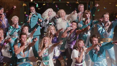 Mamma Mia 2 Watch The Making Of Super Trouper With The Entire Cast Video Smooth