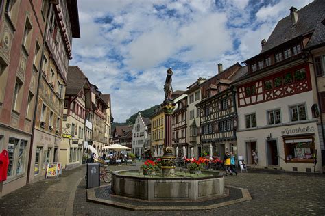 In den 1990 hinzugekommenen bundesländern entstand 2003 als erste route der ökumenische pilgerweg im historischen verlauf der via regia von görlitz nach vacha. File:1 Stein am Rhein 2012.jpg - Wikipedia
