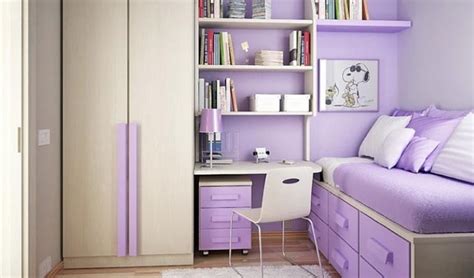 Boring) desk, find one that has a little something extra. 10 Ideas to Decorate a Teenage Girl Bedroom | HireRush