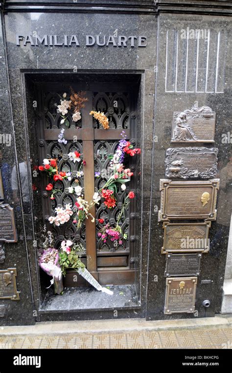 La Tumba De Evita Perón En El Cementerio De La Recoleta En Buenos Aires