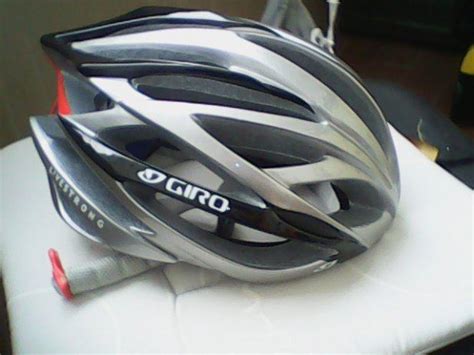 KACIGA ZA BICIKL GIRO LIVESTRONG NOVA!!!!!!