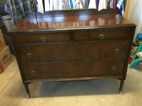 1902 Square Brand Dresser With Mi Instappraisal