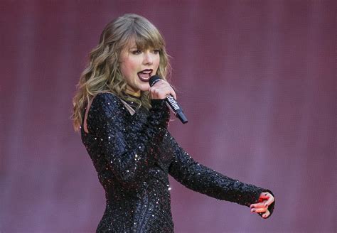 Taylor Swift Diz Que Scooter Braun A Proíbe De Cantar Suas Músicas