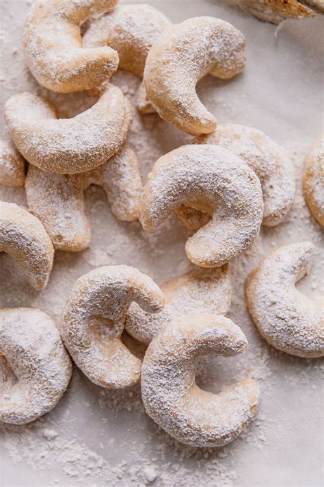 Gemma's pro chef tips for making linzer cookies. Almond Crescent Cookies (Kipferl Cookies) + VIDEO - A ...