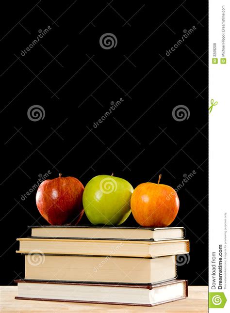 Libros Y Manzanas De Escuela Foto De Archivo Imagen De Enlace