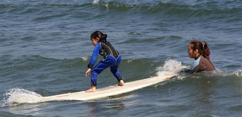 Learning To Surf In Kamakura Learn To Surf Surfing Kamakura