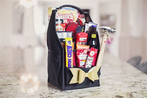 Last minute quick and easy father's day gifts. Easy last-minute tool box gift set for dad. #fathersday # ...