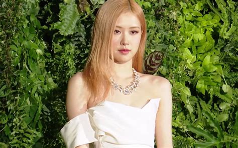 Blackpink S Rose Displays Her Breathtaking Beauty Wearing Expensive Jewelry At The Tiffany And Co