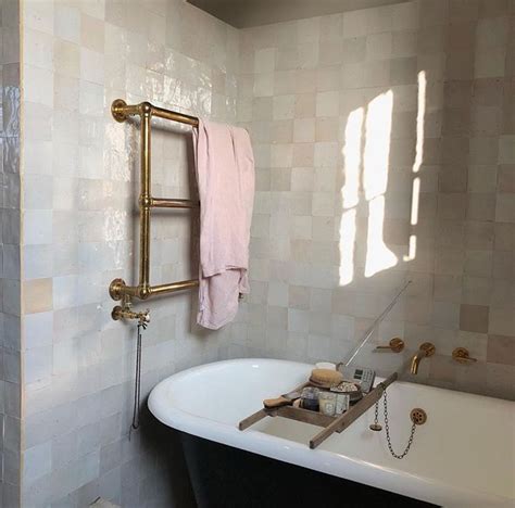 Is it bad to take a bath with a uti. Épinglé par The Bad Banana Girl sur Take a Bath