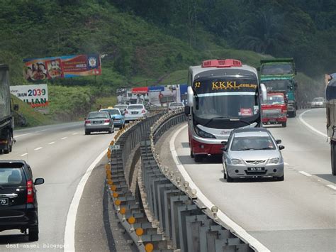 I already go max speed yet they still easily overtake. ku di halaman rindu 2021 REBOOT: bus express dua tingkat