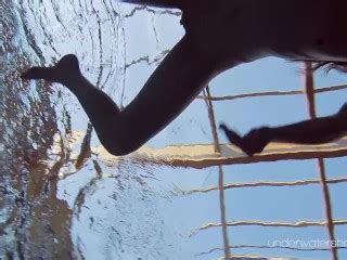 Enjoy Roxalana Underwater Naked In Pool Boulx Com
